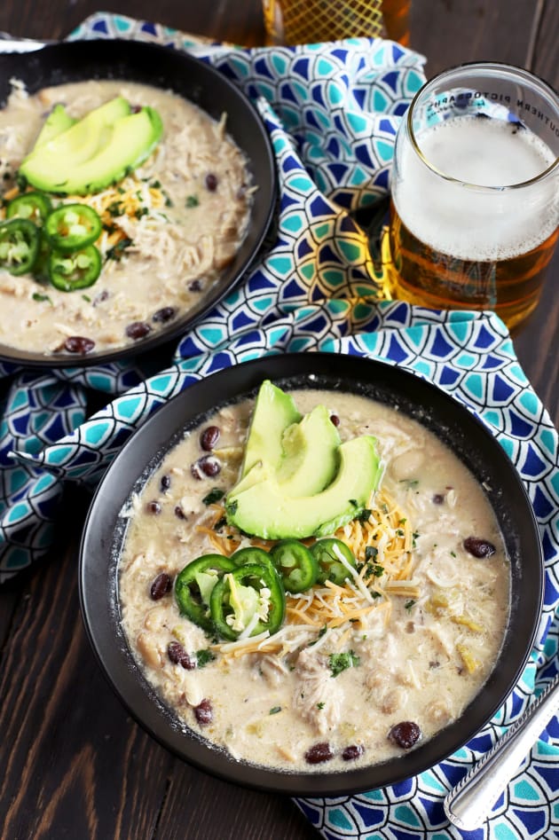 Slow Cooker Creamy White Chicken Chili Recipe - Food Fanatic