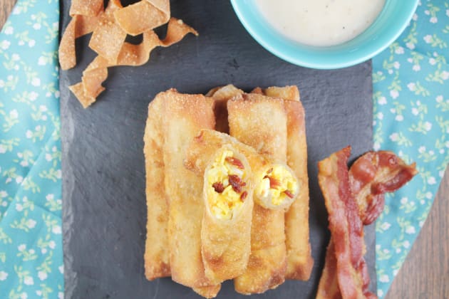 Bacon Egg And Cheese Egg Rolls Recipe Food Fanatic