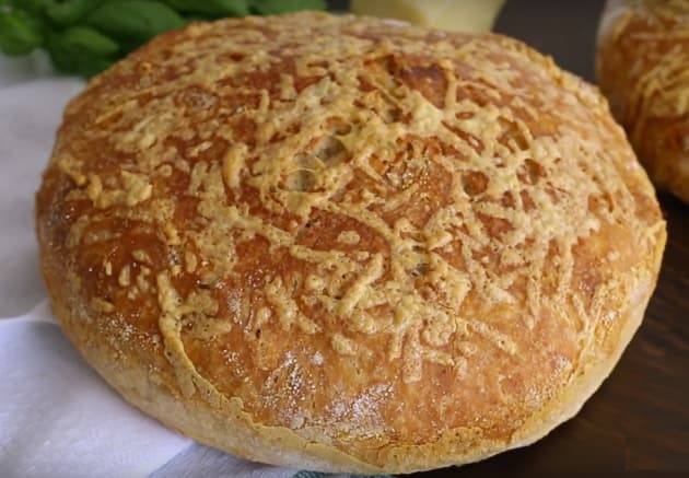 No-Knead Cheese Bread