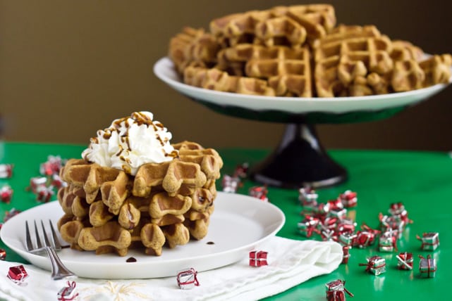 Gingerbread Waffles For Warm Winter Breakfast
