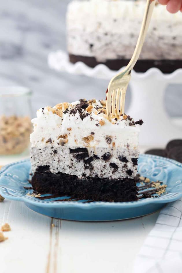 Oreo Brookie Mousse Cake Recipe - Food Fanatic