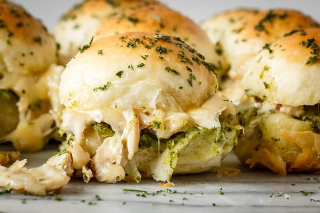 Pesto Chicken Pull Apart Sliders Image