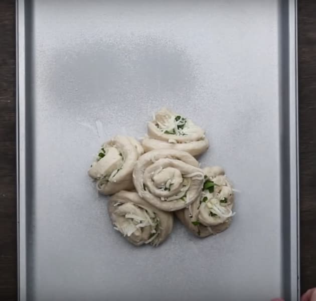 Garlic Parmesan Rose Shapes