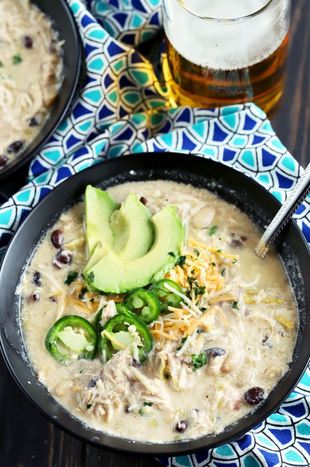 Slow Cooker Creamy White Chicken Chili Recipe - Food Fanatic