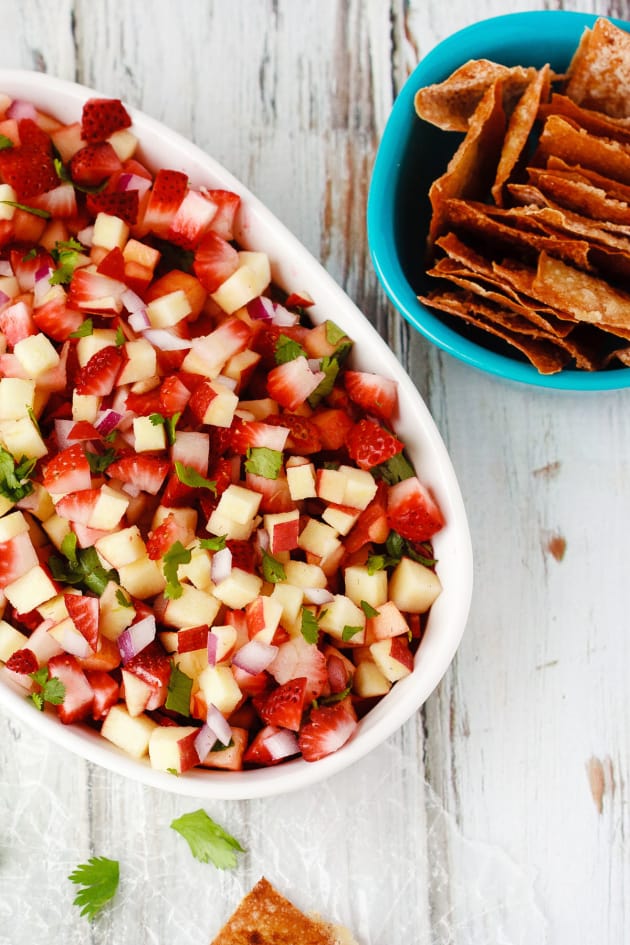 Fruit Salsa with Cinnamon Wonton Chips Picture