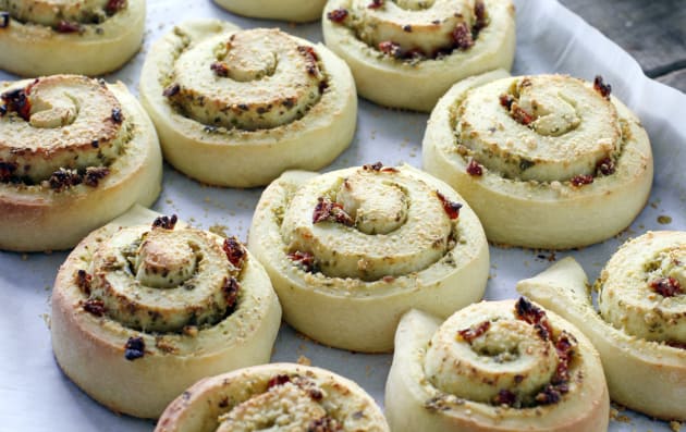 Parmesan Pesto Swirl Rolls Picture