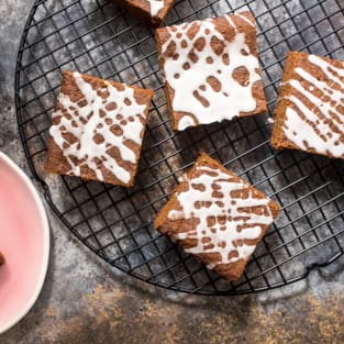 Spiked gingerbread bars photo