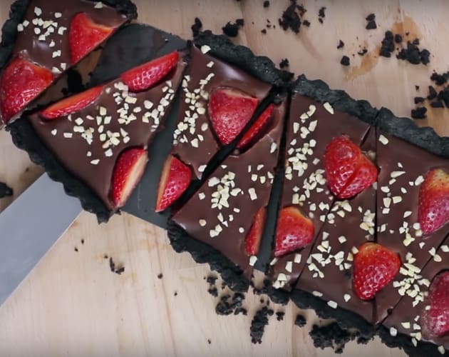 No Bake Strawberry Chocolate Tart