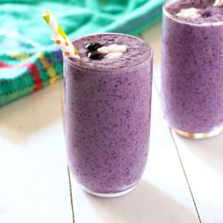 Blueberry cottage cheese smoothie photo