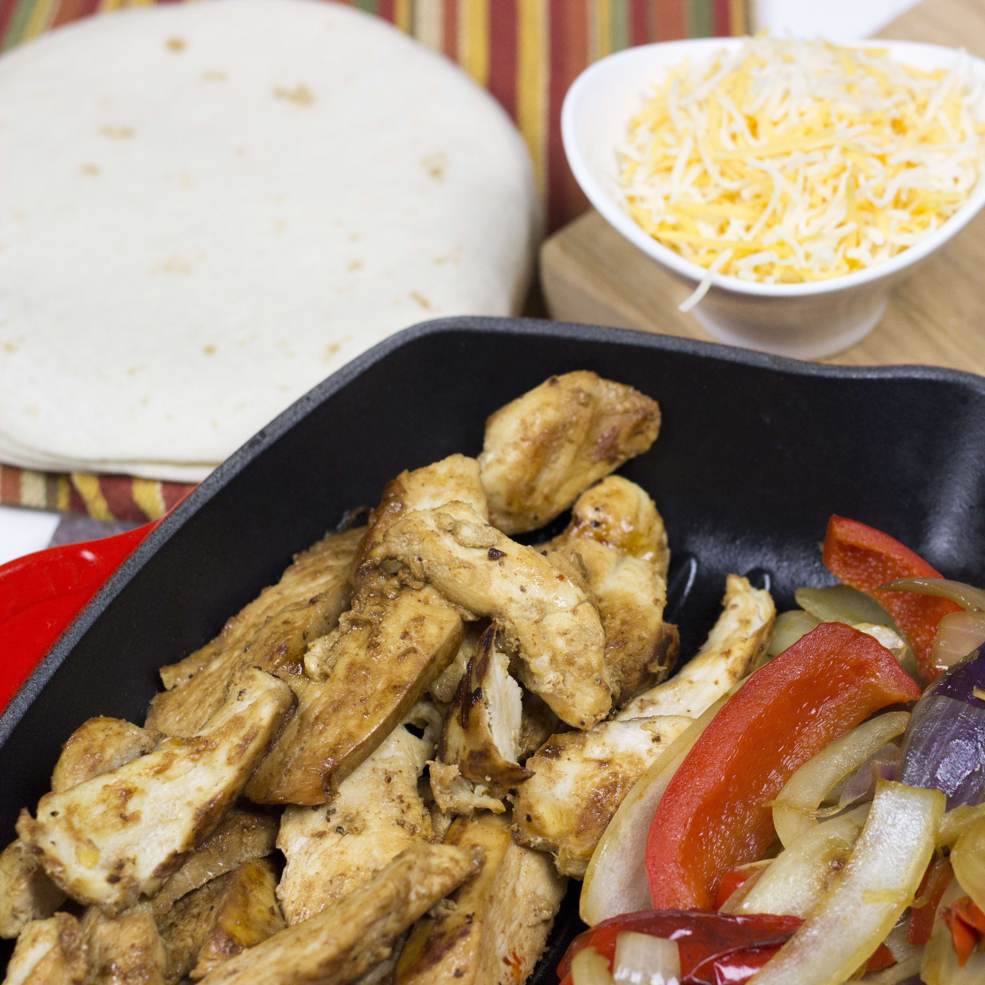 Homemade Chili S Chicken Fajitas Recipe Food Fanatic