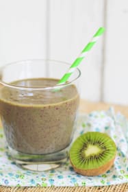 Kale Banana Smoothie: With Kiwi, Blueberries and Great Taste