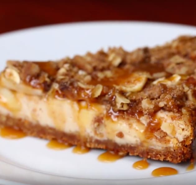 Baked Caramel Apple Crumble Cheesecake