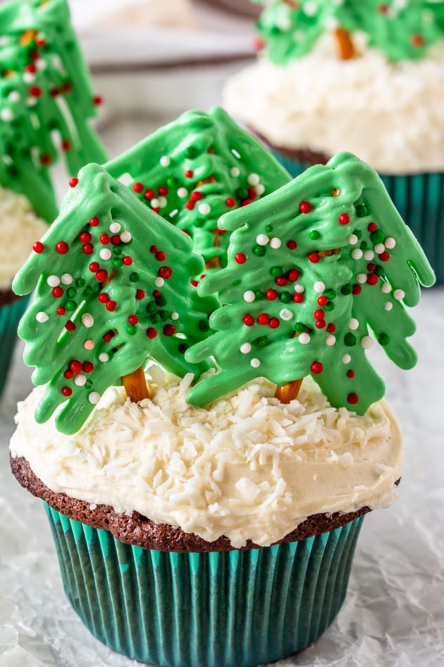 Christmas Tree Cupcakes Recipe - Food Fanatic