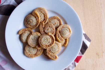 Garlic Butter Puff Pastry Pinwheels