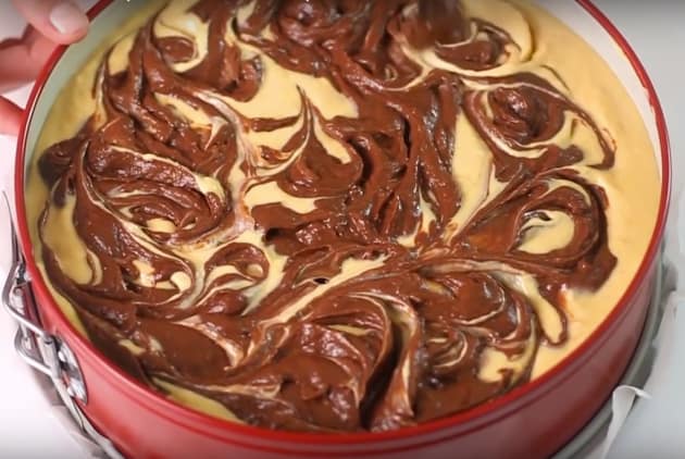 Making Marbled Chocolate Pumpkin Cheesecake