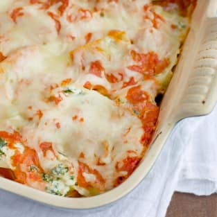 Sausage and spinach stuffed shells photo