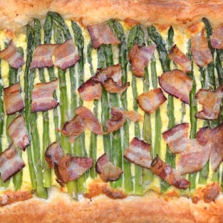 Asparagus tart with bacon photo