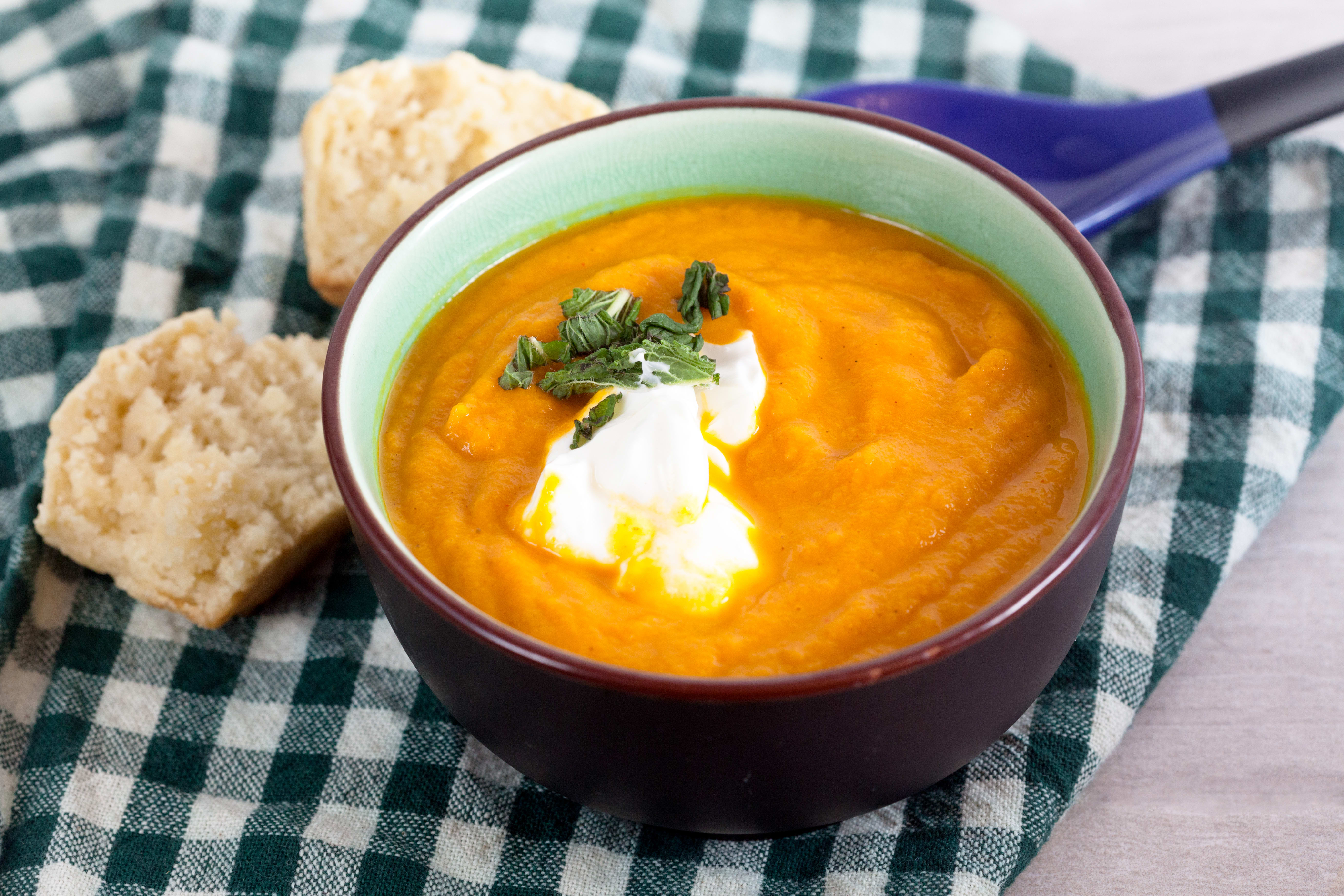 Easy Roasted Carrot Ginger Soup