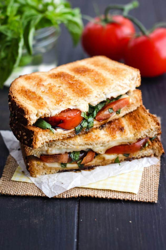 Toasted Caprese Sandwich Recipe - Food Fanatic