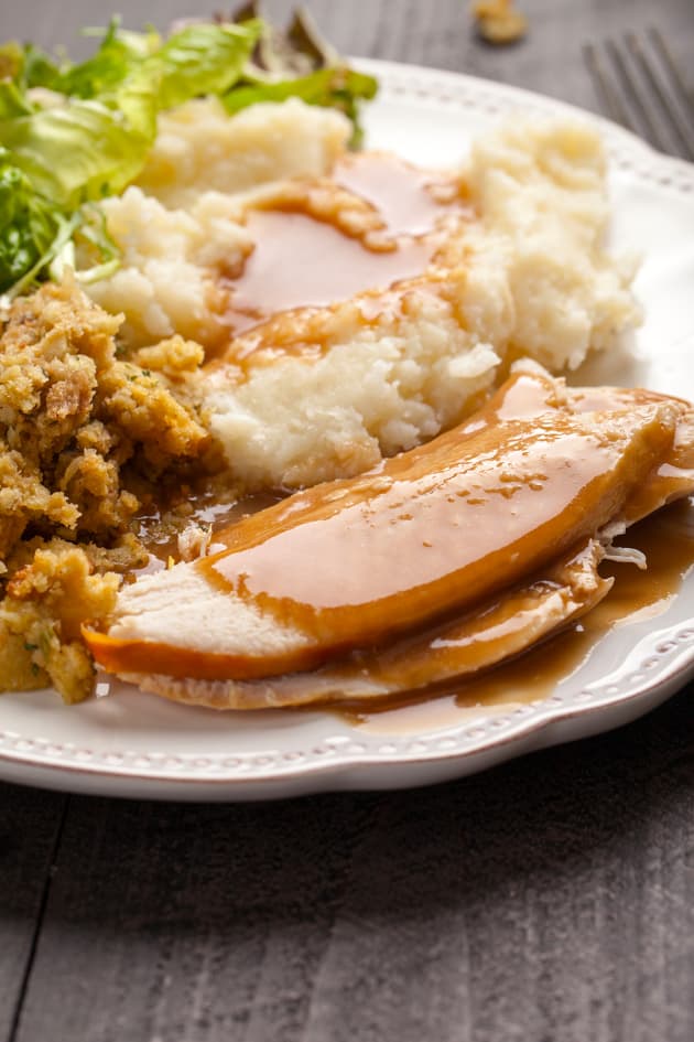 https://food-fanatic-res.cloudinary.com/iu/s--pi9983Cd--/t_xlarge_p/cs_srgb,f_auto,fl_strip_profile.lossy,q_auto:420/v1542560616/roasted-turkey-picture.jpg