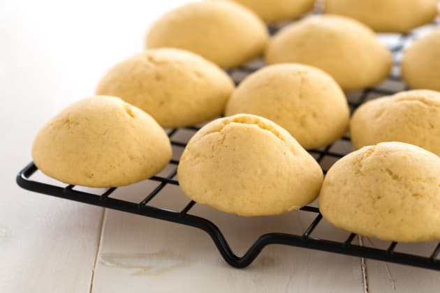 Vanilla Cookies with Vanilla Bean Glaze Picture