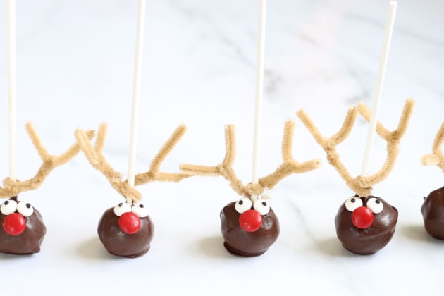 File 3 Reindeer Cake Pops