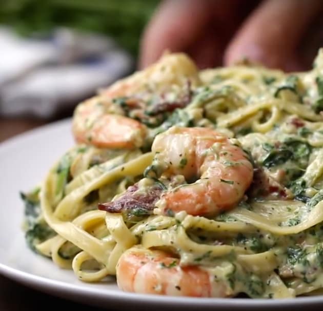 Shrimp alfredo outlet with spinach