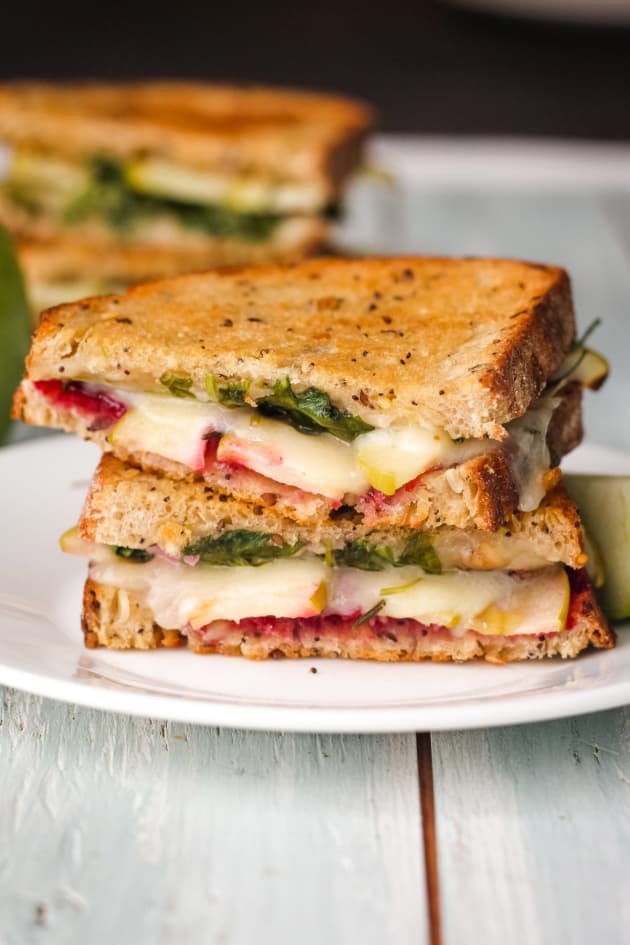 Grilled Cheese with Apple and Havarti Recipe - Food Fanatic