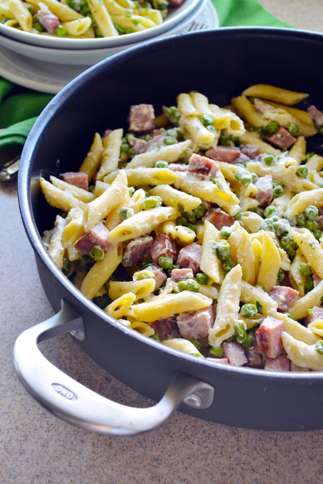 One Pot Creamy Ham & Pea Pasta Picture