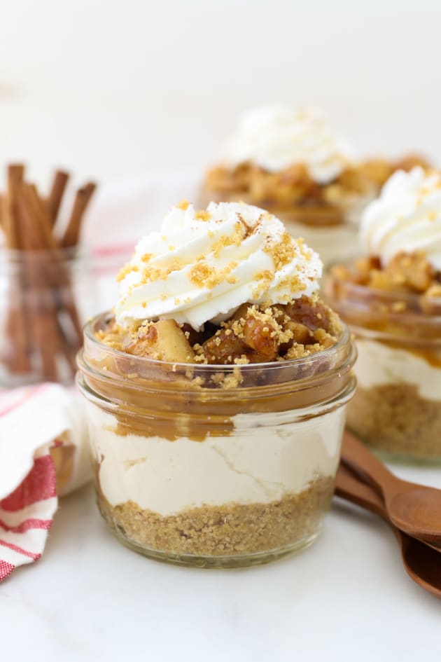 No Bake Mini Apple Pie Cheesecakes Recipe - Food Fanatic