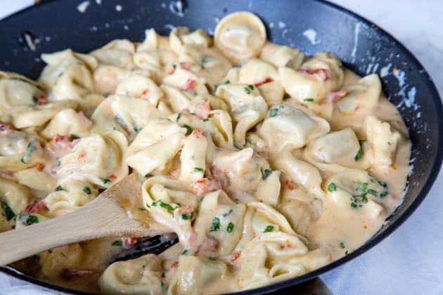 Creamy Tomato Basil Tortellini Photo