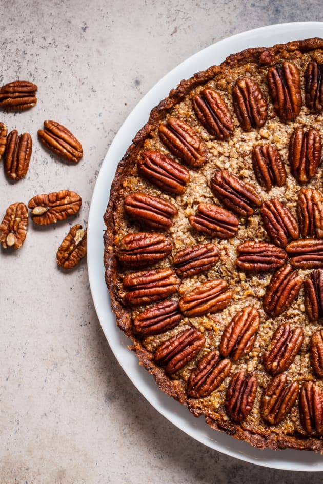 How to Make Pecan Pie - Food Fanatic