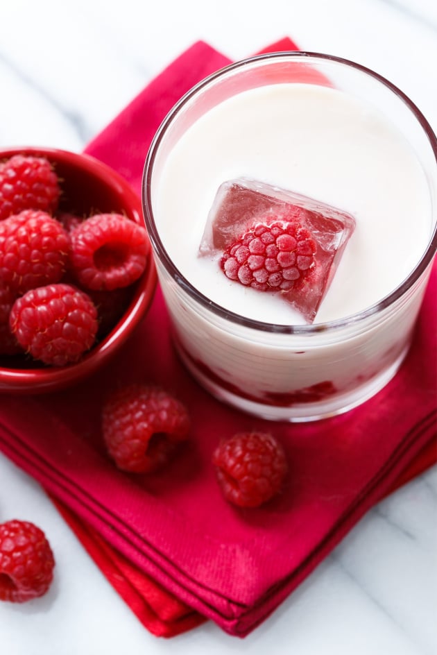 Raspberry Russian Holiday Cocktail Pic