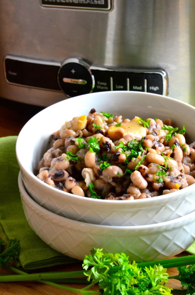 Slow Cooker Black Eyed Peas - Food Fanatic