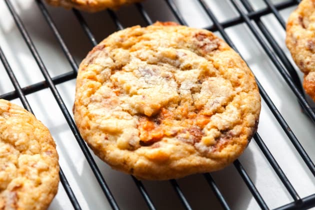 Butterfinger Cookie Sandwiches Image