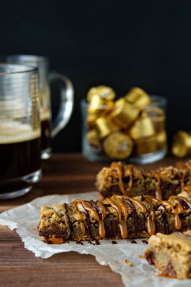 Rolo Cookie Bars Picture