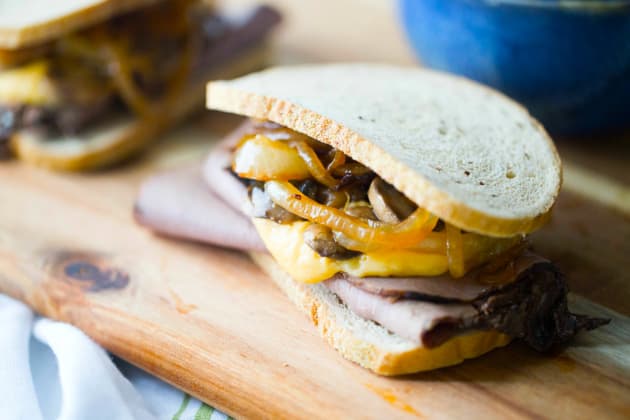 Roast Beef & Cheddar Sandwiches Roast-beef-and-cheddar-sandwiches-photo