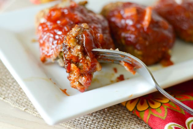 Sheet Pan Mini Meatloaf and Vegetables Recipe - Mommy Hates Cooking