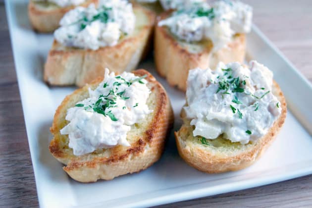 Chicken Salad Crostini Recipe - Food Fanatic