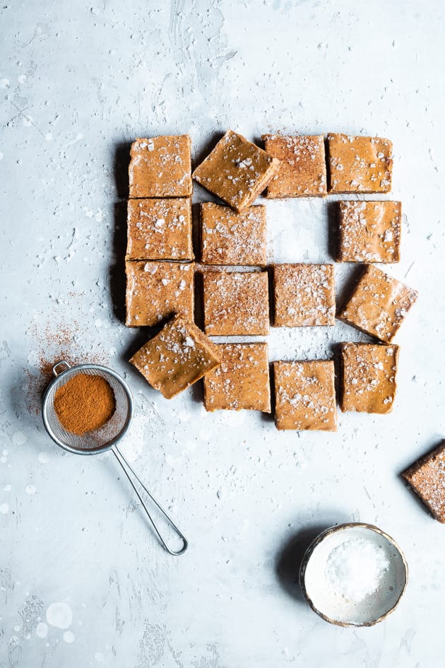 File 2 - No Bake Whole30 Apple Almond Butter Bars