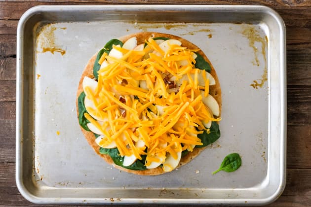 File 1 - Cheddar Apple Pita Pizza