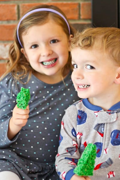 File 1 Christmas Tree Rice Krispie Treats