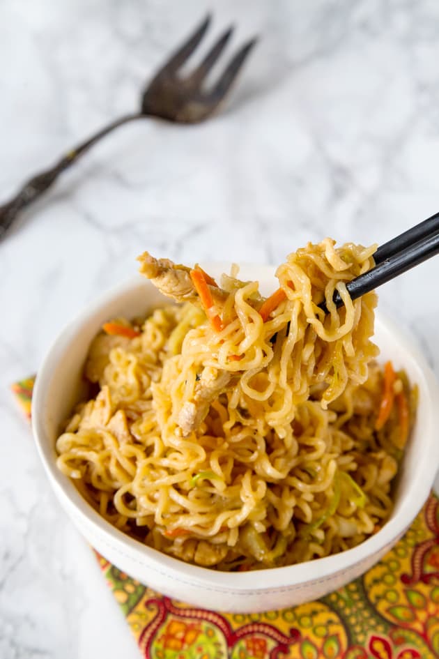 Chow Mein Noodles with Chicken Image