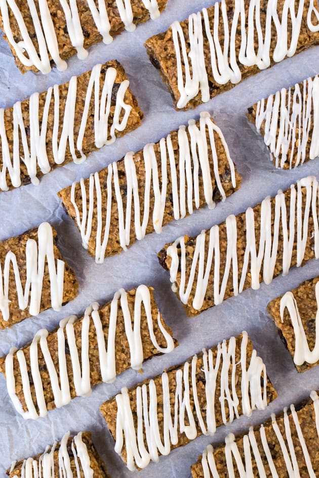 Iced Gingerbread Oatmeal Bars Picture