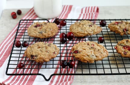 Cinnamon Chip Cranberry Oatmeal Cookies