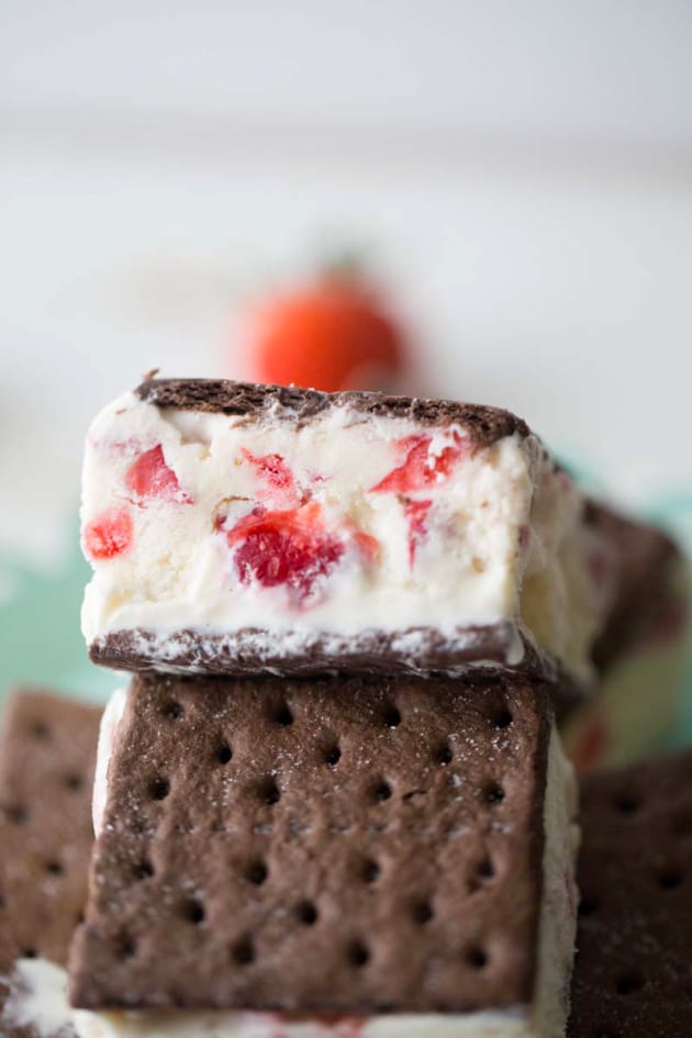 Strawberry Ice Cream Sandwiches - Food Fanatic