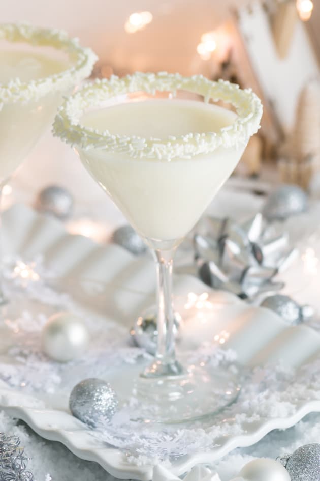 White Christmas Cocktail - Food Fanatic